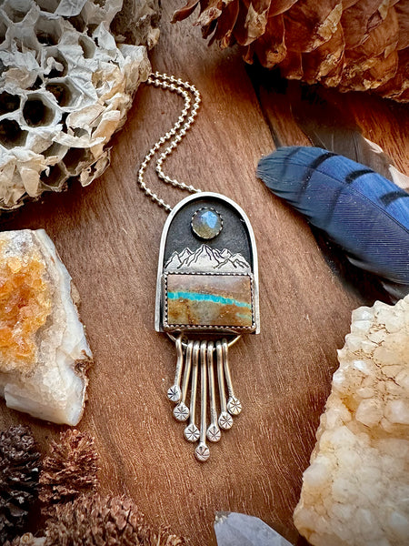 Mountain Shadowbox Fringe Pendnat