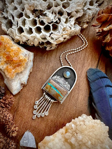 Mountain Shadowbox Fringe Pendnat
